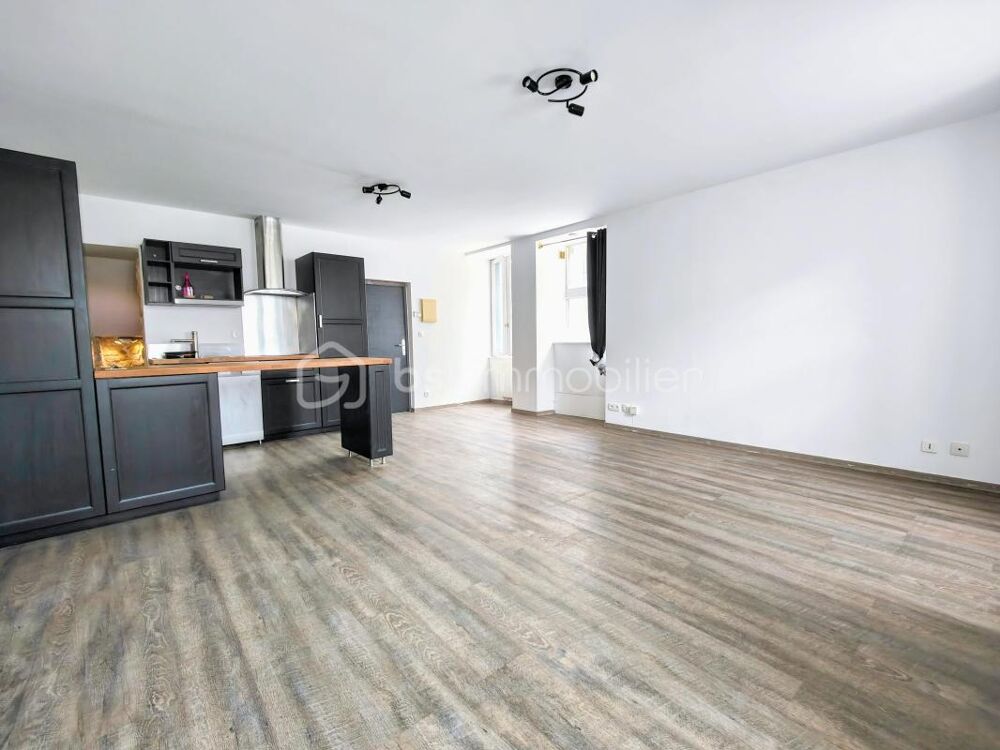Appartement type studio rénové en rez de chaussée
