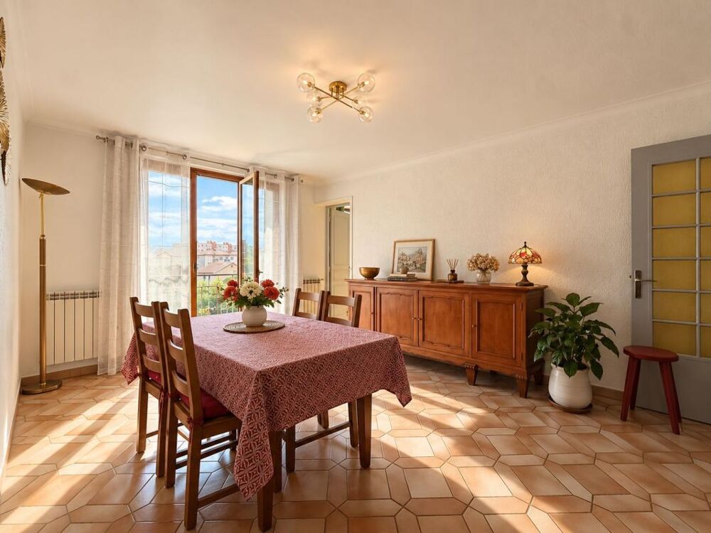 Vente Appartement LYON 8? – T5 TRAVERSANT AVEC BALCON ET VUE DÉGAGÉE Lyon 8