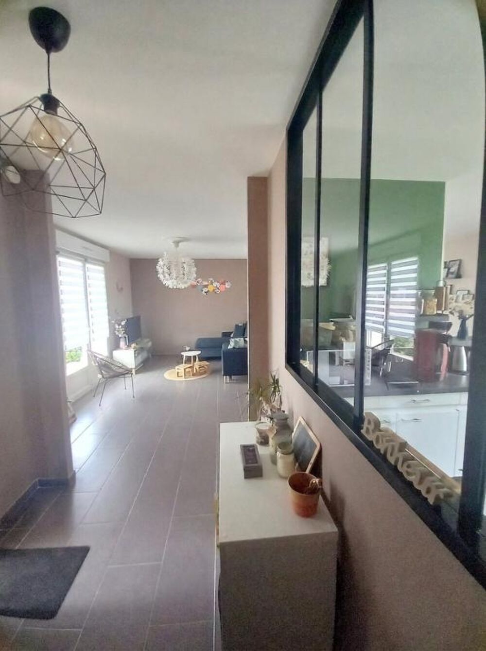 ERNÉE  Maison de plain-pied rénovée 88 m²  3 ch.  jardin, terrasse 60 m²  aucun travaux