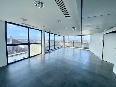 Terrasse privative couverte le long des bureaux ! 928200 92500 Rueil malmaison