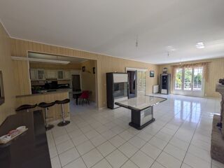  Propriété/château à vendre 8 pièces 160 m²