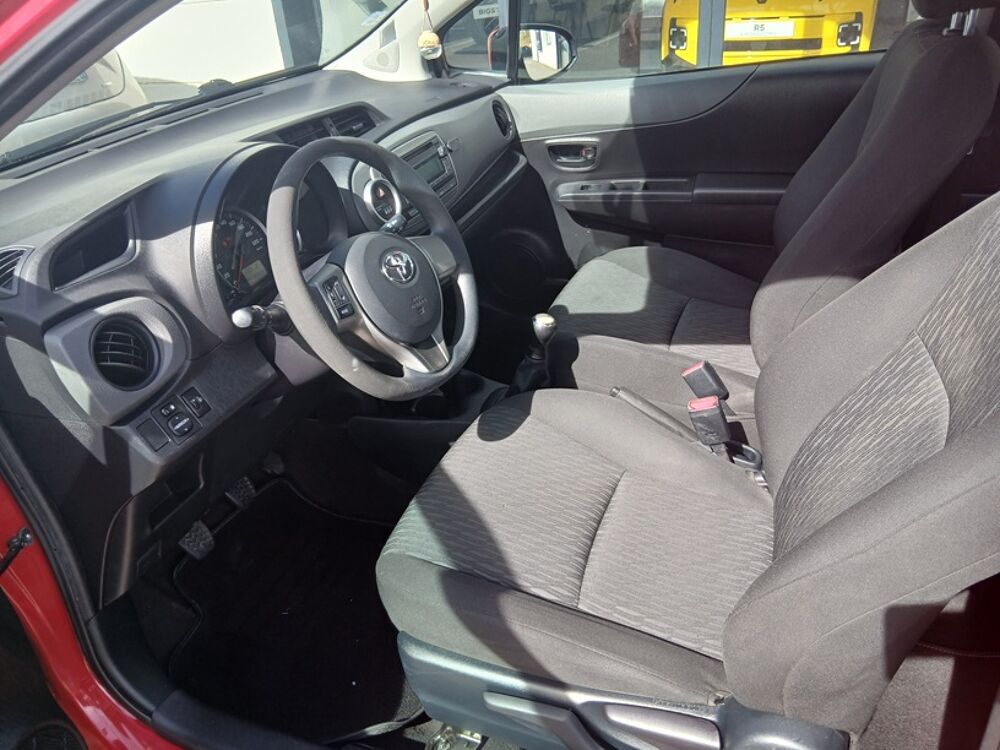 Yaris 3 1.0 VVTi 12V 69 CV 2013 occasion 31570 Lanta
