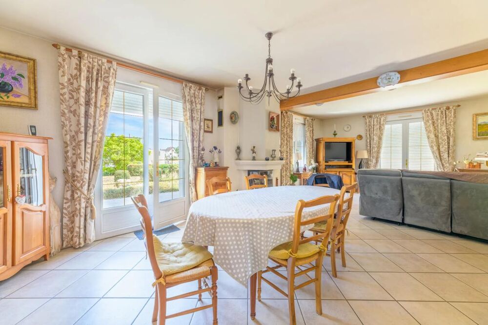 Maison de 7 pièces de 176 m² à Nouans-les-Fontaines