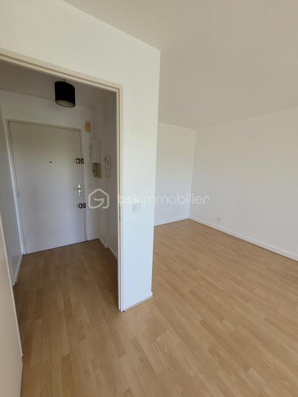 Location Appartement A louer – Grand studio de 32 m² avec balcon et parking Noisy le grand