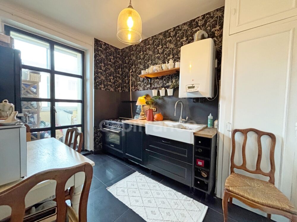 Appartement Lumineux, proximité commerces, T3 de 84,40m² avec volume et configuration d'un T4 à Brest(29)-Quartier Siam-Harteloi