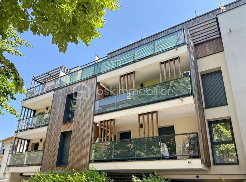 Nouveauté superbe Duplex en dernier avec terrasse et balcon et Parking Quartier Leo Lagrange - Noisy le Sec -