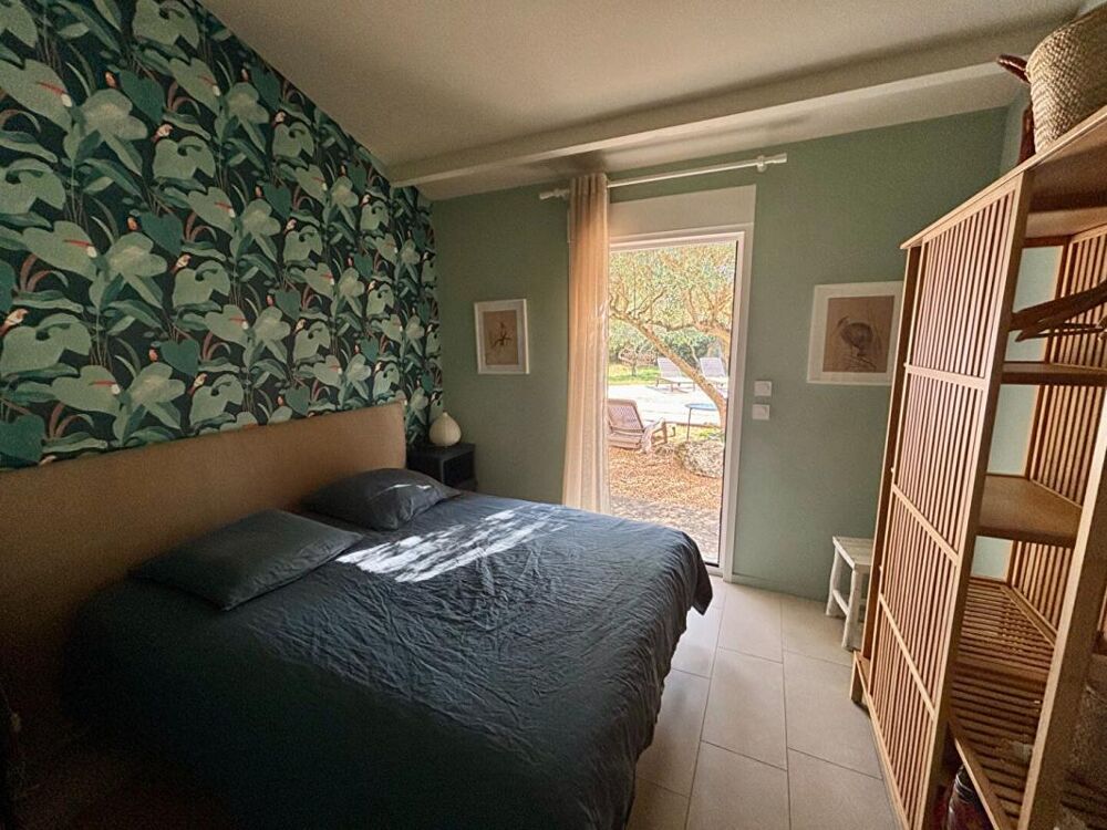 à vendre  Propriété/château Uzès (30700)