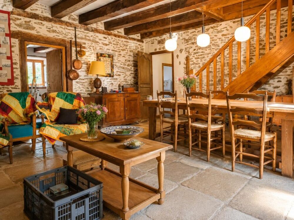 Vente Maison Maison en pierre 7 pièces – 230 m² – Dépendances 170 m² – Terrain 14 504 m² – Saint-Paul Saint paul