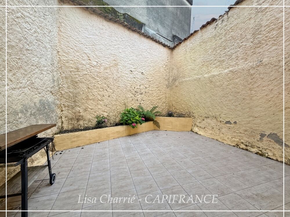 Vente Immeuble Maison de ville à vendre VIC FEZENSAC (32) scindée en 2 logements loués avec terrasse, balcon, garage Vic fezensac
