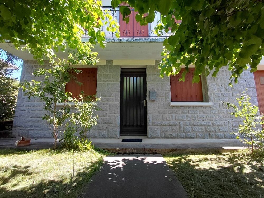 Maison familiale avec jardin et garage Montsalvy (15120)