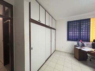  Immeuble à vendre 7 pièces 180 m²