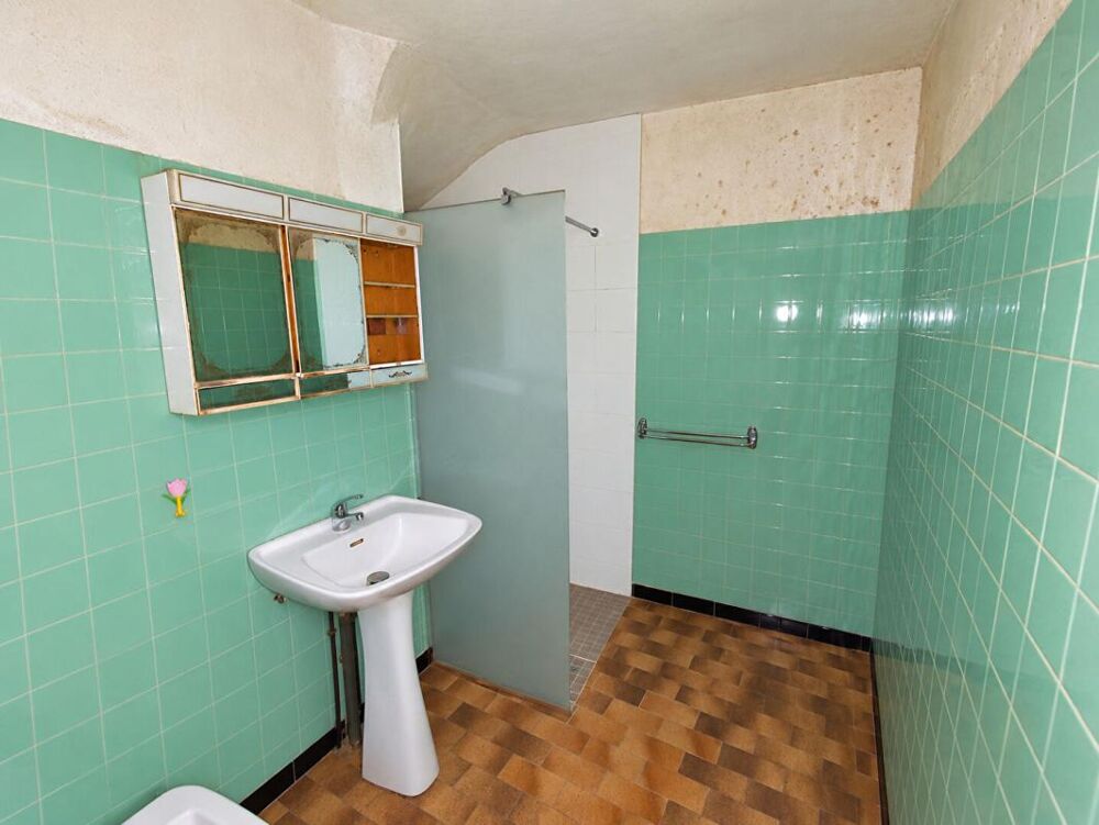 Vente Maison OUVEILLAN, coeur de village : MAISON DE 118 M² avec GRANGE - GARAGE DE 160 M² et GRENIER AMÉNAGEABLE Ouveillan