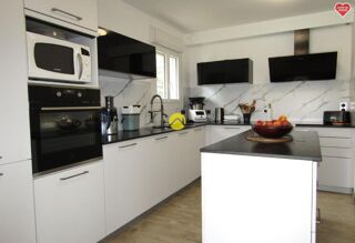  Propriété/château à vendre 6 pièces 204 m²