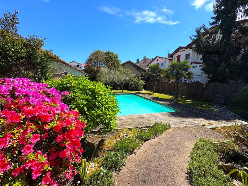 MAISON À VENDRE COEUR DE VILLE 130M2 AVEC PISCINE ET DÉPENDANCE