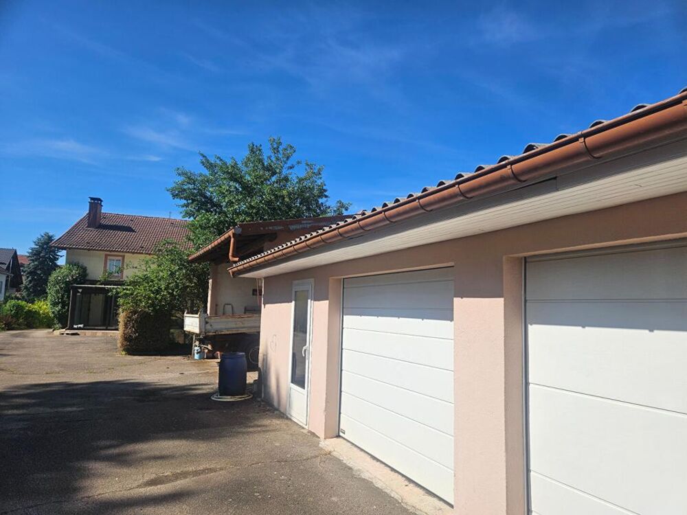 Vente Maison Maison mitoyenne 250 m² , jardin , 2 garages + carport, , 7 chambres, centre-ville Corcieux Corcieux