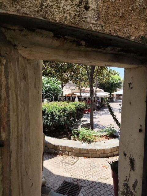   En exclusivité ! ? Opportunité à saisir 44 M2 + 15 M2 – Cession de bail au cœur du village du Castellet – 66 000 € ? 