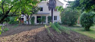  Immeuble  vendre 8 pices 218 m