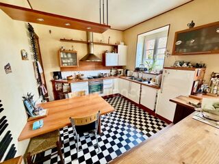  Propriété/château à vendre 8 pièces 194 m²