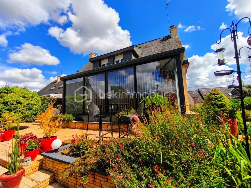 À vendre à Ploërmel  Maison familiale Néo Bretonne d'environ 133,54 m² avec jardin d'environ 526 m²