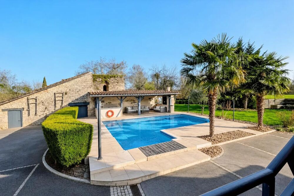 Vente Maison Maison en pierre rénovée avec piscine à Uchizy Uchizy