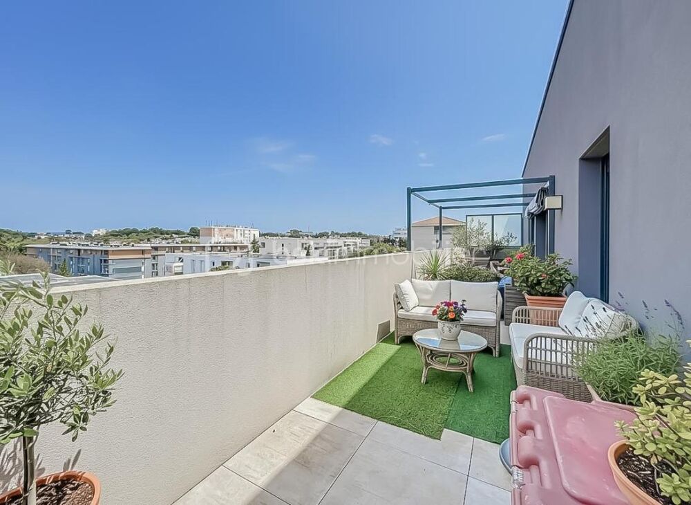 Vente Appartement *** APPARTEMENT T4 DE 70 M² - DERNIER ÉTAGE AVEC PARKINGS - MONTPELLIER ( PAS DU LOUP ) Montpellier