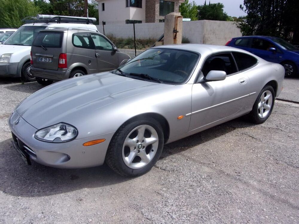 XK8 Coup&eacute; 4,0 V8 BVA 3Ptes 2001 occasion 13510 &Eacute;guilles