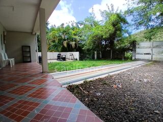  Immeuble à vendre 9 pièces 180 m²