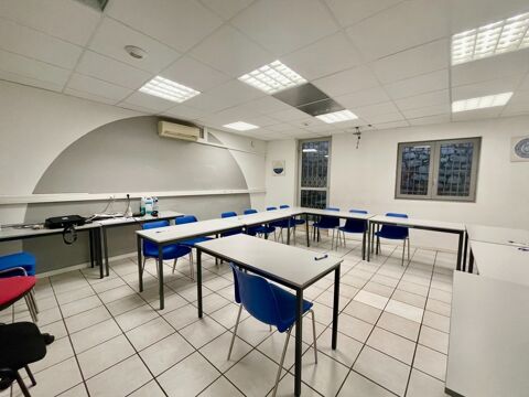   MURS COMMERCIAUX 185 M2 