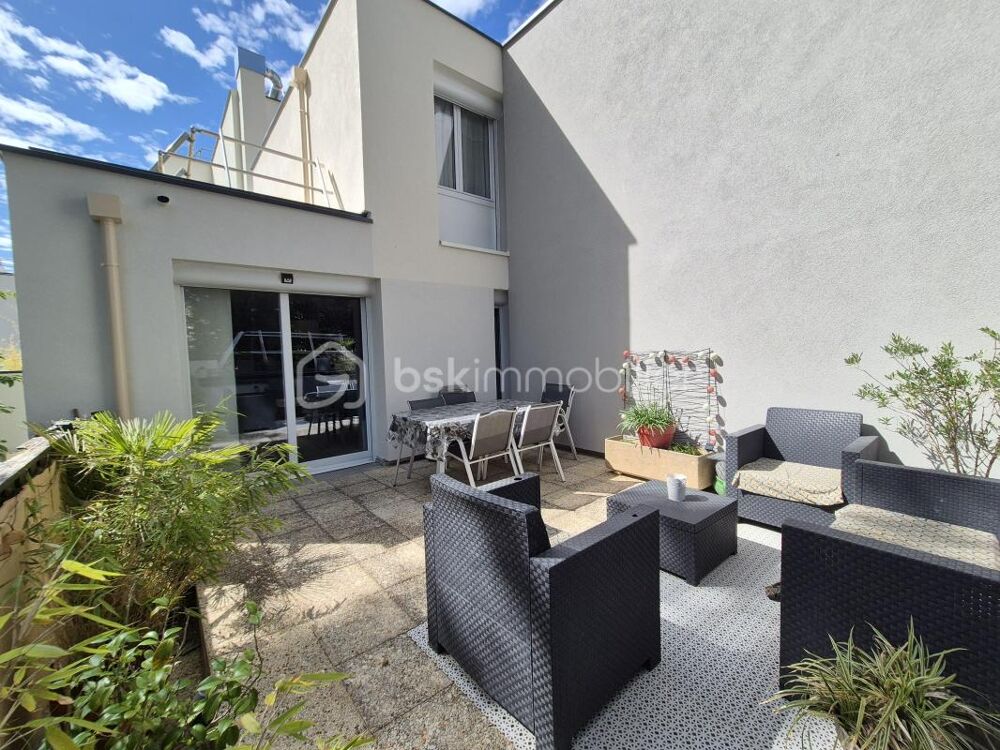 Grand appartement en triplex de 101 m2 avec grande terrasse !!