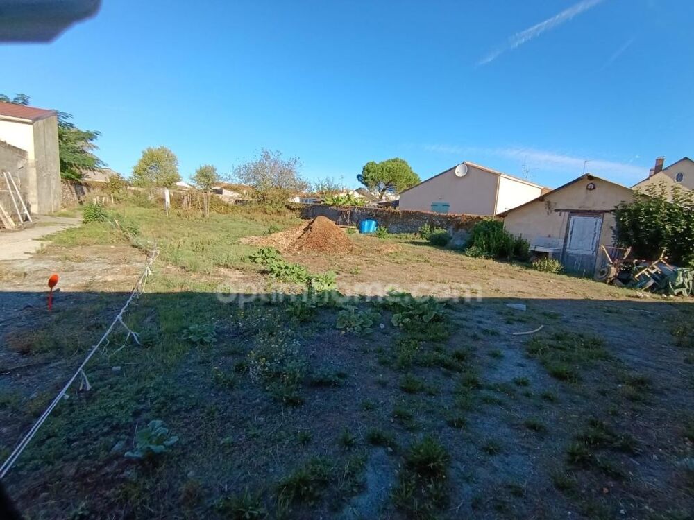 Vente Appartement ENSEMBLE IMMOBILIER À FORT POTENTIEL – HABITATION, LOCAUX ET POSSIBILITÉ DE CRÉER UN SECOND LOGEMENT Mouilleron en pareds