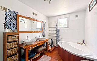  Ferme � vendre 6 pi�ces 235 m� Tarabel