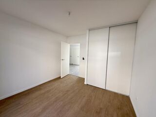  Appartement à louer 3 pièces 76 m²