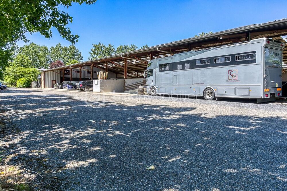 DOMAINE EQUESTRE POUR PROFESSIONNEL SUR 6,5 HA - Hautes-Pyrénées (65)