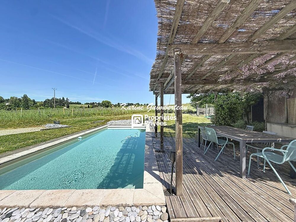 Fronsac : Maison familiale climatisée avec piscine et vues