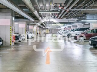  Parking / Garage à vendre 3 pièces 820 m²