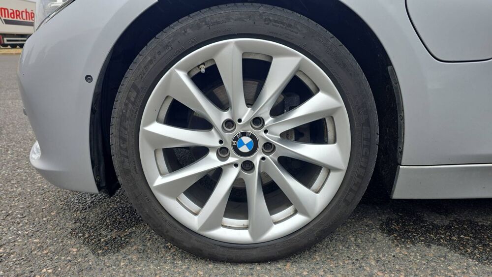 S&eacute;rie 3 (F30) 330e 252 BVA8 Luxury - 5 places Automatique 2016 occasion 91540 Mennecy