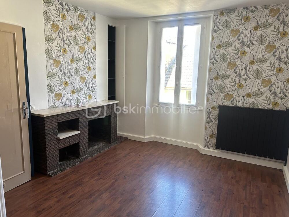 Maison de ville de 102 m² avec cour, dépendance et garage