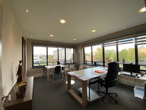 Local/bureau &agrave; vendre ROUBAIX (59) Eurot&eacute;l&eacute;port, Mac-Arthur GLEN:,16 &agrave; 24 bureaux totalisant 637m2+6 parkings, Possibilt&eacute; 13 985000 59100 Roubaix