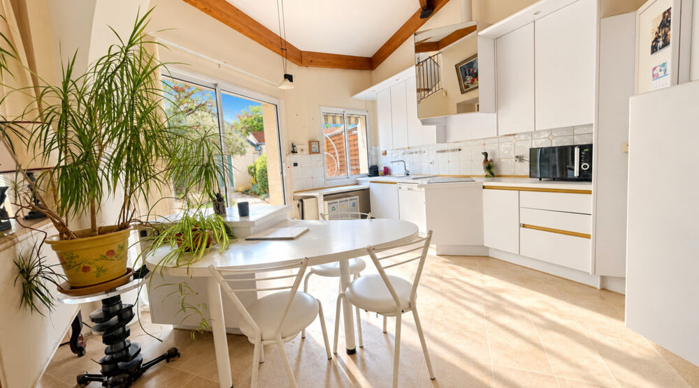 Vente Maison Demeure bourgeoise 200m2 4 chambres et bureau avec ascenseur, jardin et extension architecturale – Centre-ville de Nevers (58) Nevers