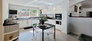  Villa  vendre 6 pices 215 m