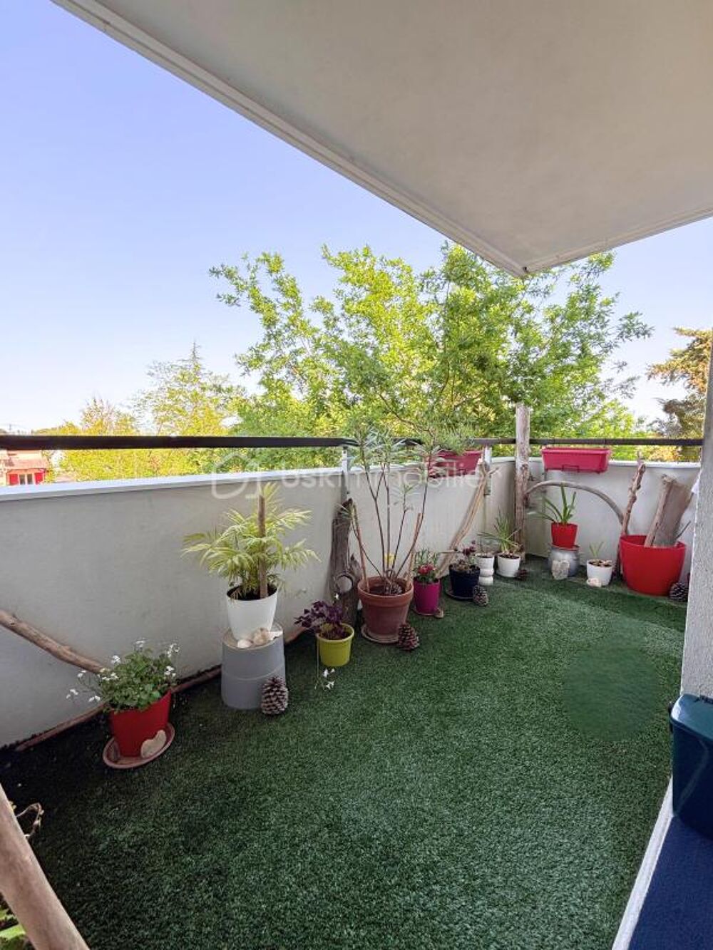 SOUS OFFRE // T3 traversant de 69 m² avec terrasse, balcon et parking  Hyper-centre de Bruges