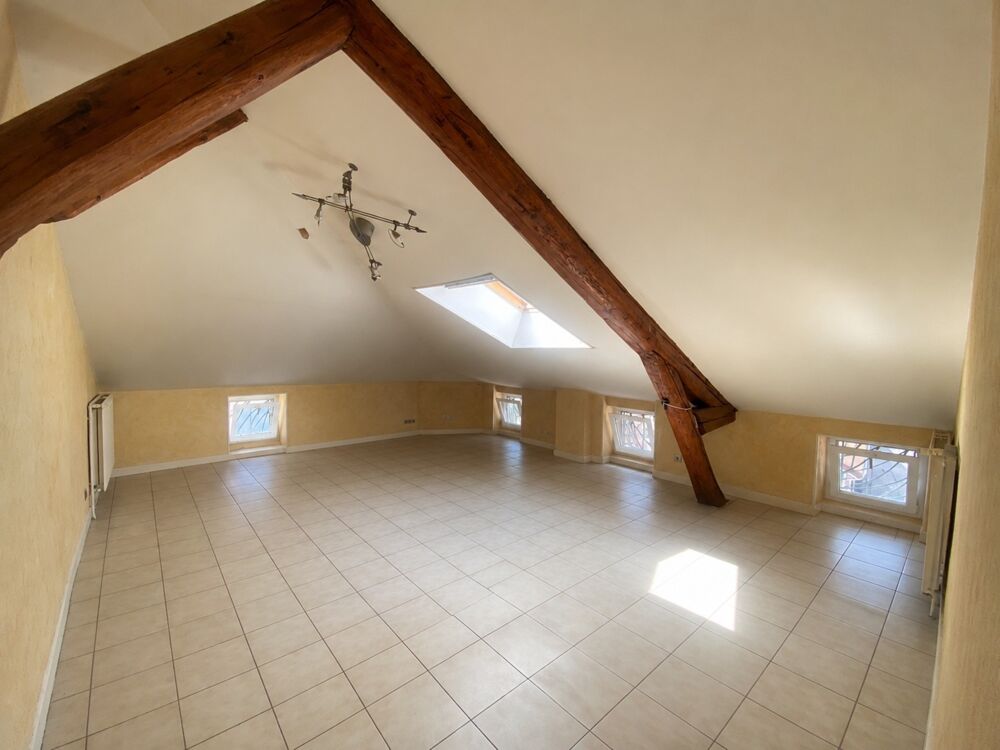 Appartement avec beau potentiel - 113 m2 - Centre ville au calme