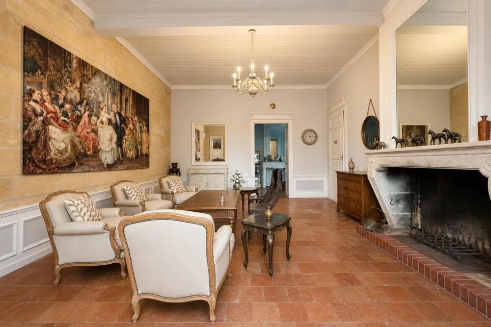 Maison de 20 pièces de 500 m² à Ambarès-et-Lagrave