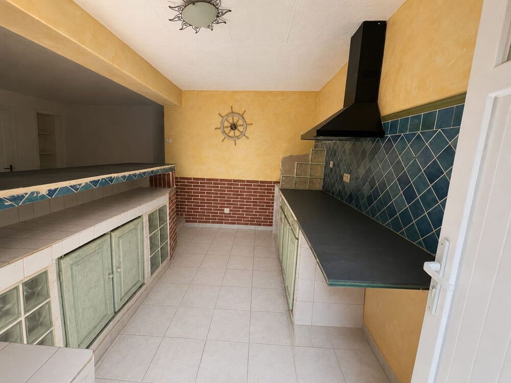 Vente Appartement Appartement 85 m² habitables à rénover - Quartier d'Anthéor  - Cave de 60 m² de plain-pied Saint raphael