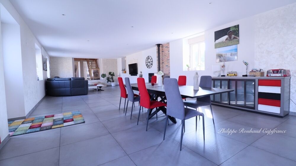 Maison à vendre 13 pièces SAINT HILAIRE DES LOGES (85)