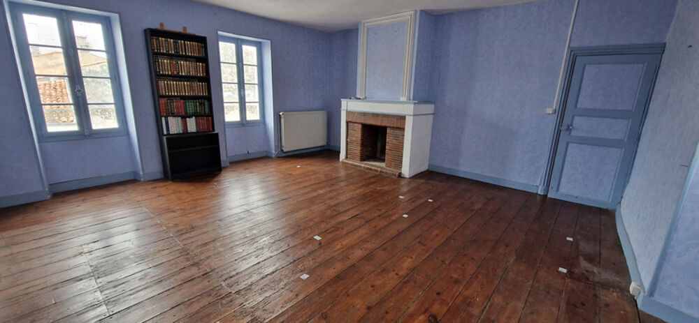 Dpt Charente Maritime (17), à vendre TONNAY BOUTONNE maison P6 de 146 m² - Terrain de 515,00 m²