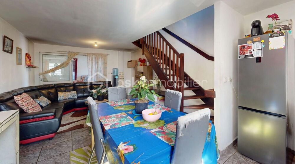 Vente Maison Maison F4 de 110 m² à Saint-Pierre (Basse-Terre) : une opportunité à saisir rapidement ! Saint pierre