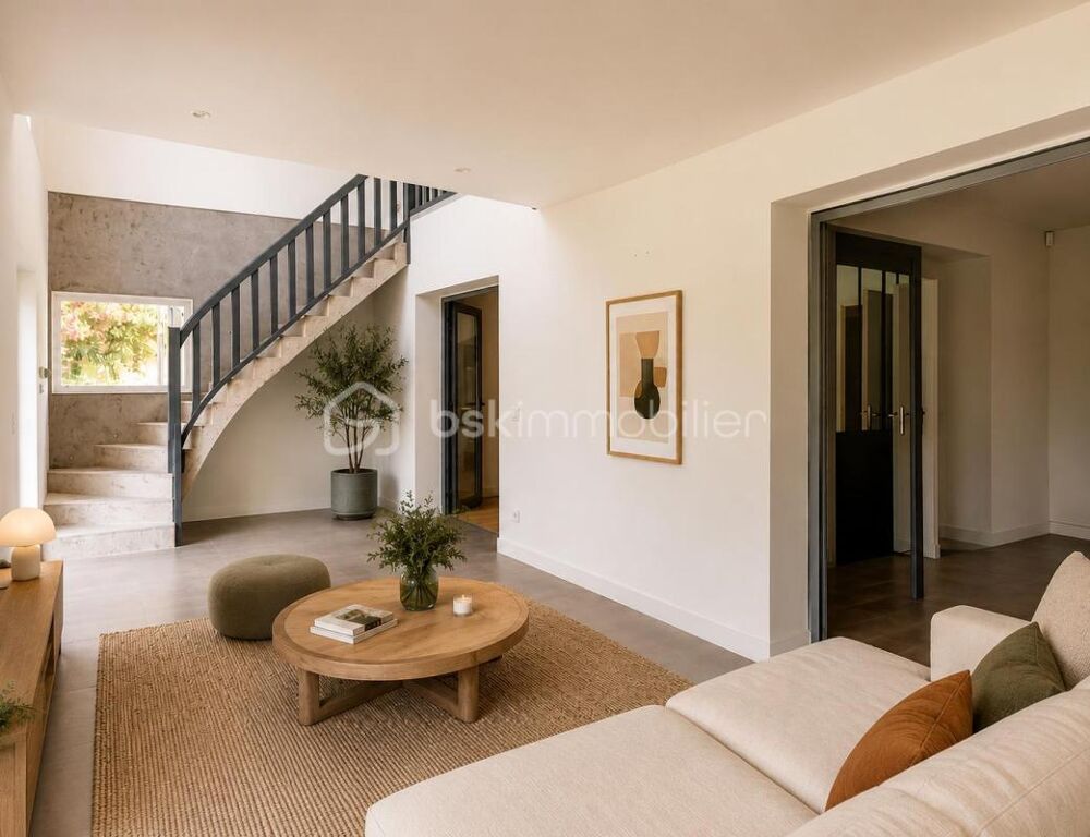 VILLA FAMILIALE DE 195 M²  PISCINE  DOUBLE GARAGE