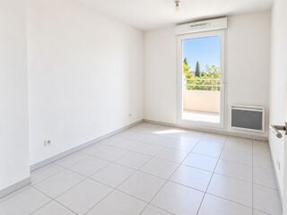  Appartement à louer 3 pièces 65 m²