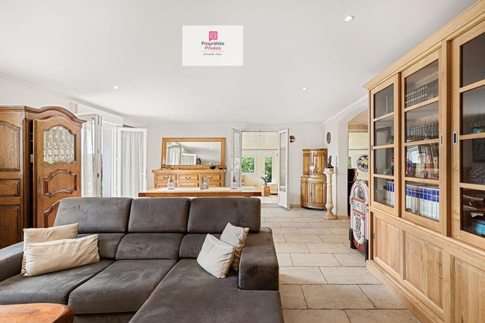 Vente Maison propriété de 7 pièces avec un chalet de 42 M2 avec piscine-lagon sur Tourrettes Tourrettes